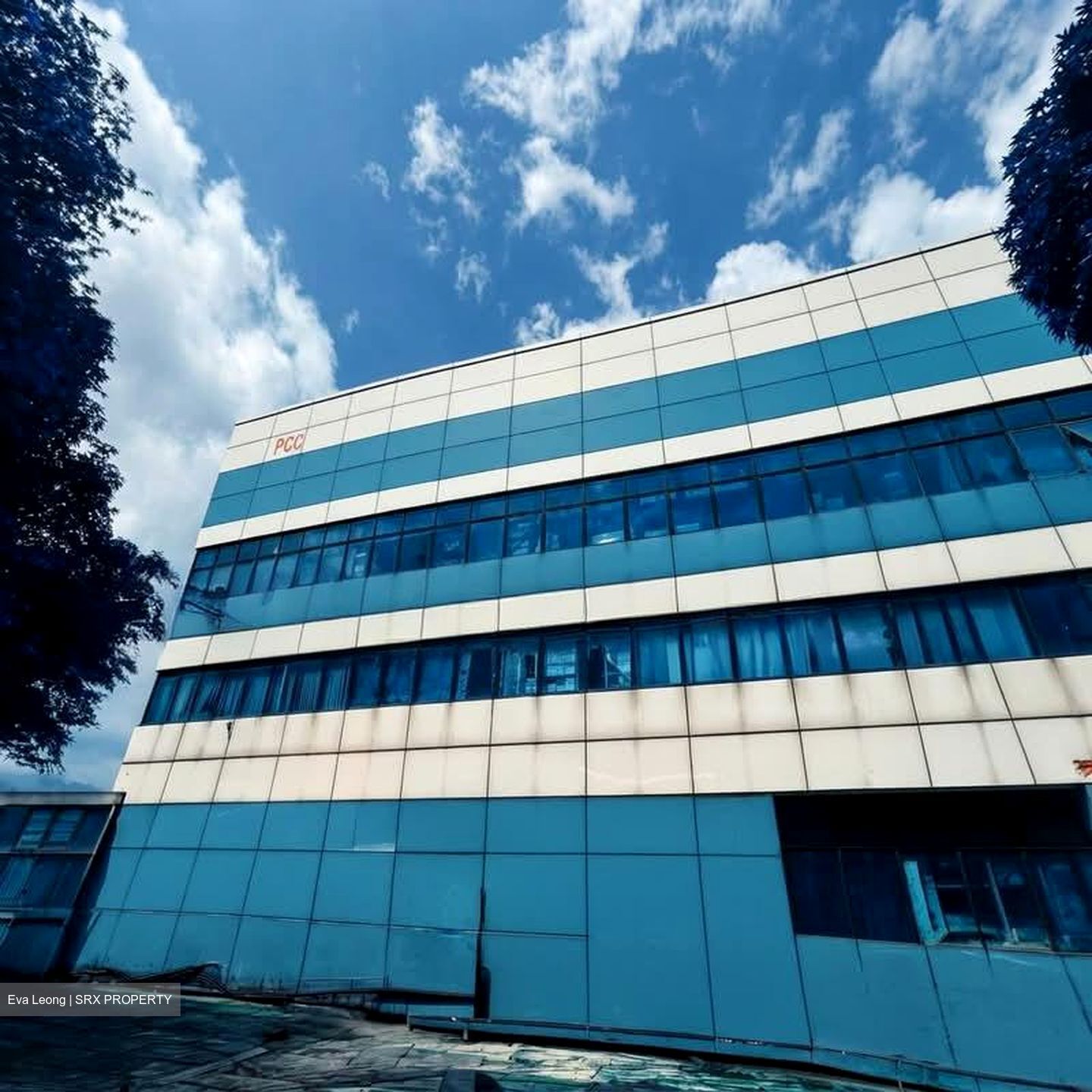 Gul Road (D22), Factory #564192461